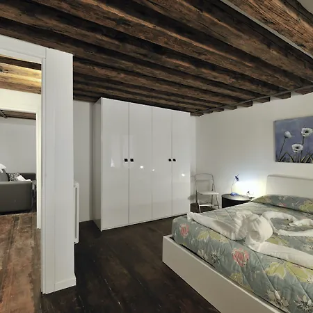 Red Rose Apartment Venice