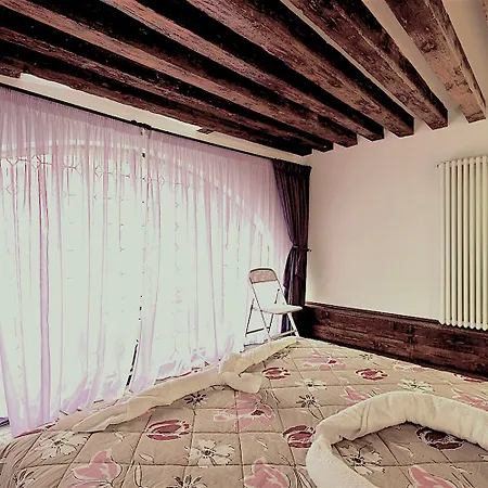 Red Rose البندقية