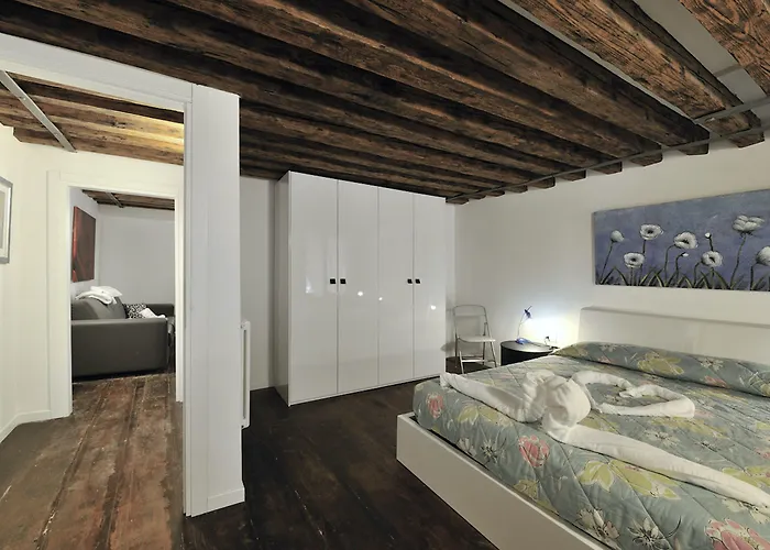 Red Rose Apartment Venice