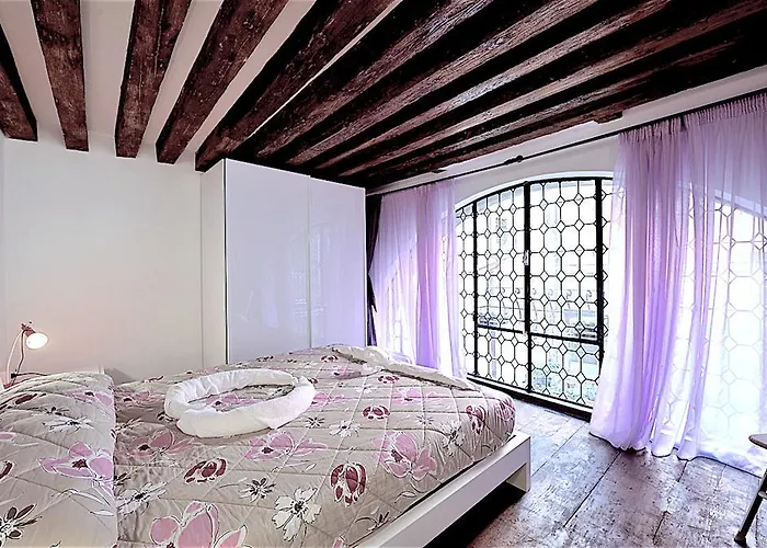 Red Rose Apartment Venice